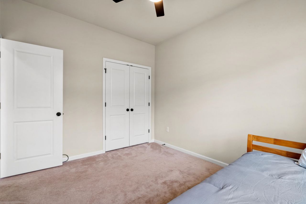 325 Saint Catherine Bay Ct.  Photo 17