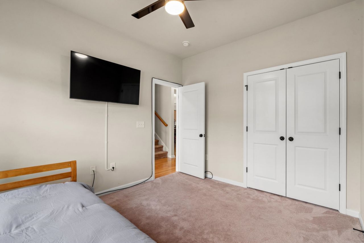 325 Saint Catherine Bay Ct.  Photo 18