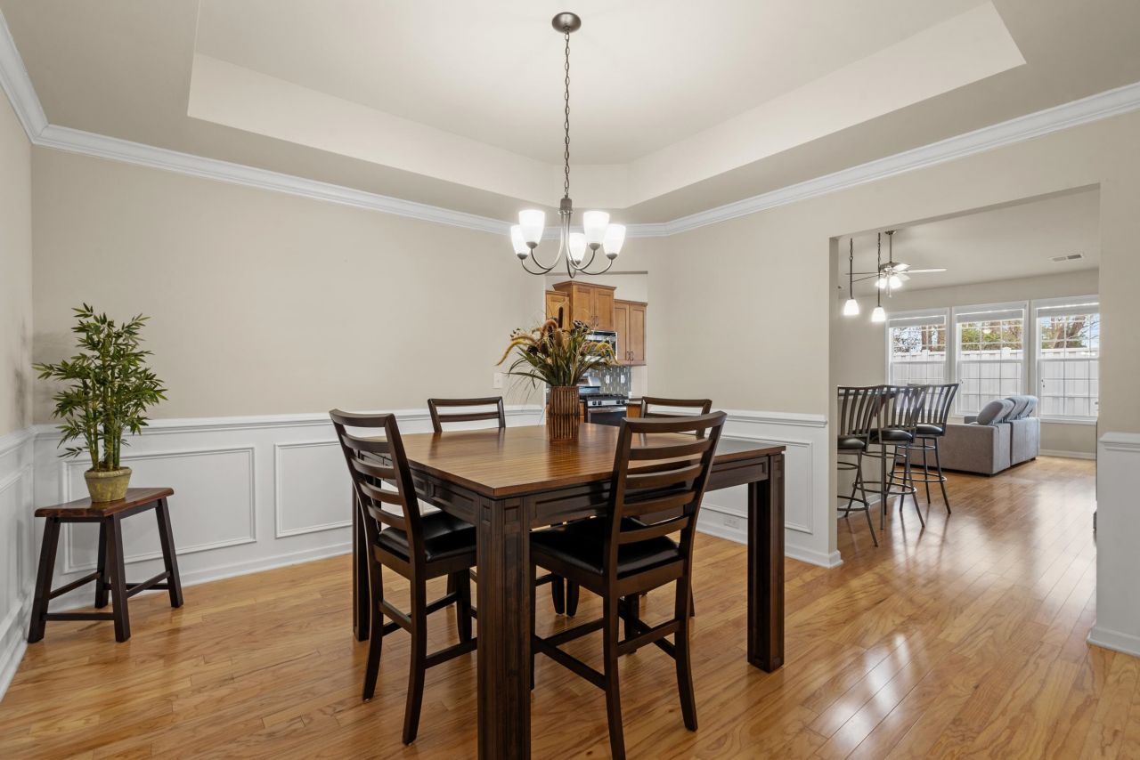 325 Saint Catherine Bay Ct.  Photo 5