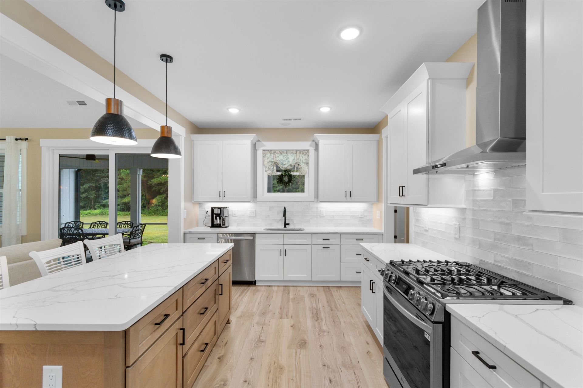 6220 Highway 65 Photo 8