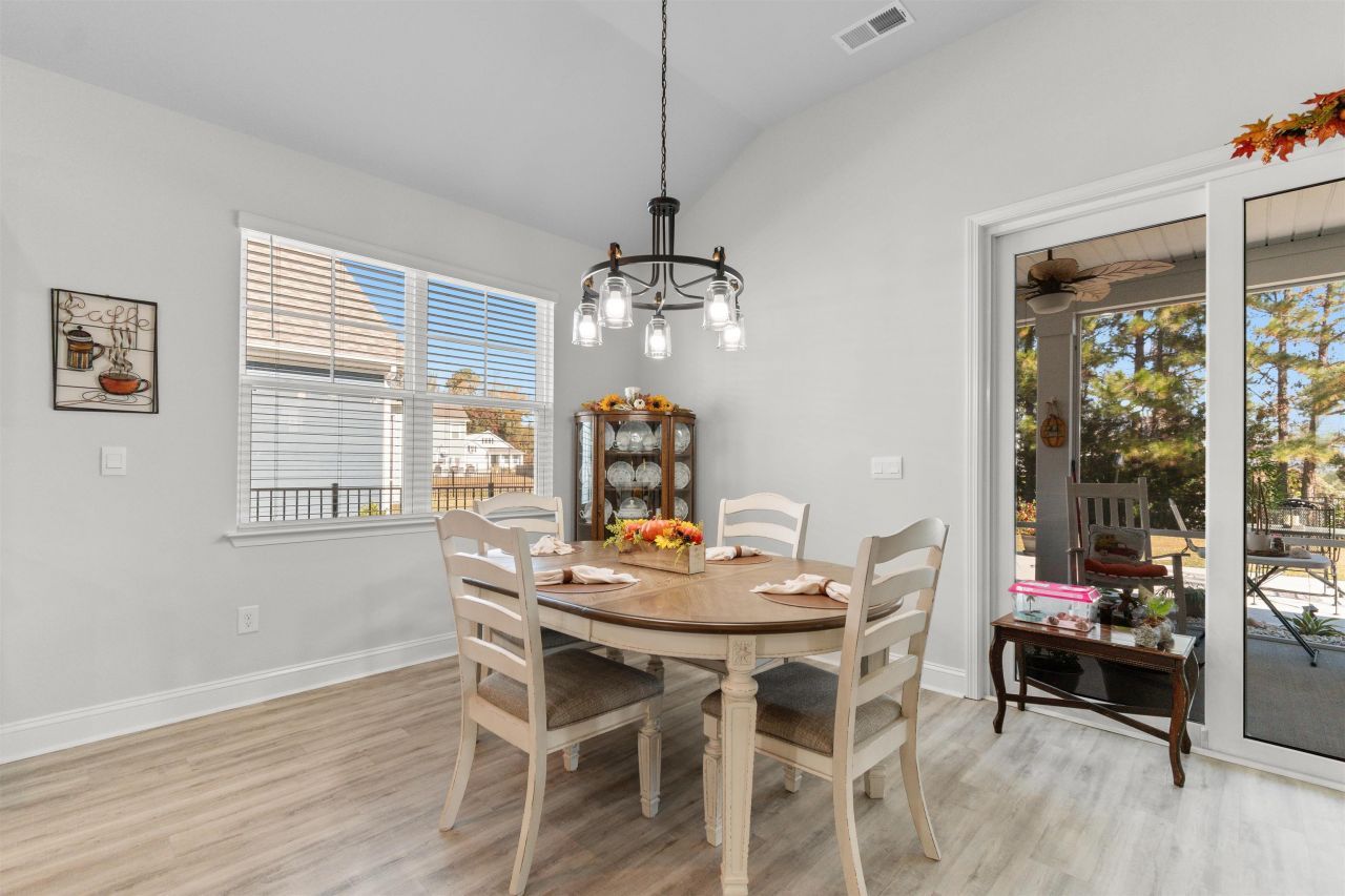 1118 Barrington Way  Photo 10