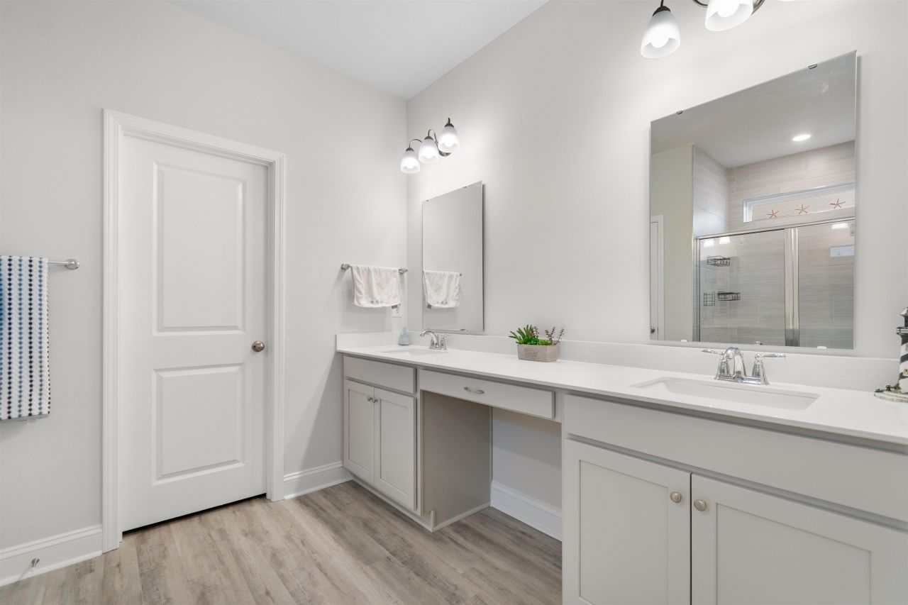 1118 Barrington Way  Photo 16