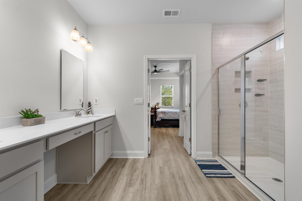 1118 Barrington Way  Photo 17