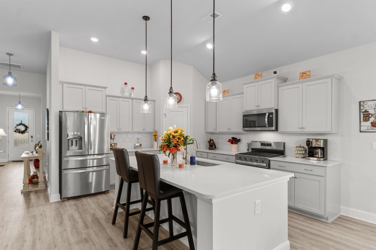 1118 Barrington Way  Photo 9