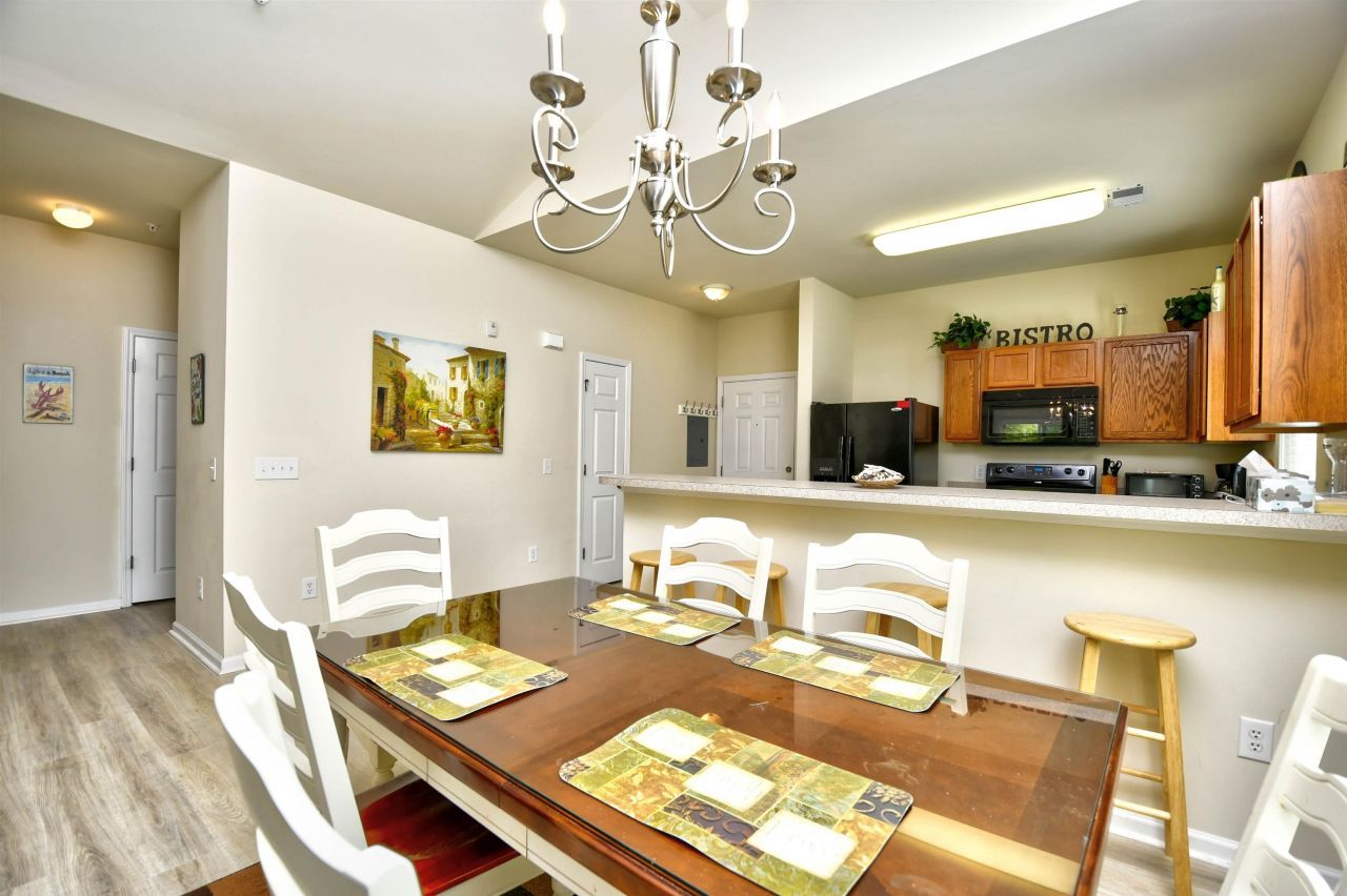 6253 Catalina Dr.  Photo 9