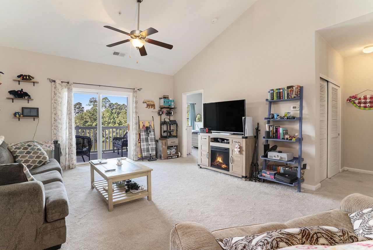 374 Kiskadee Loop Photo 4