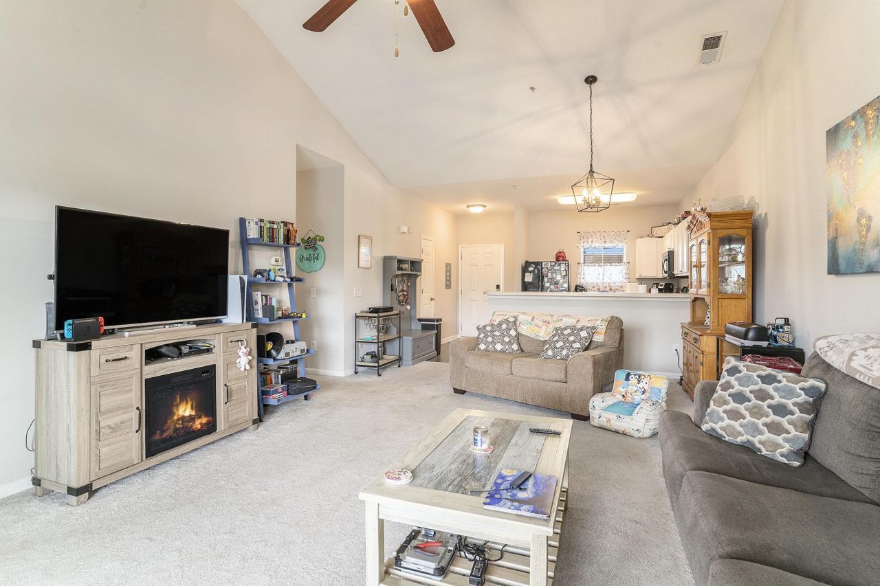 374 Kiskadee Loop Photo 5