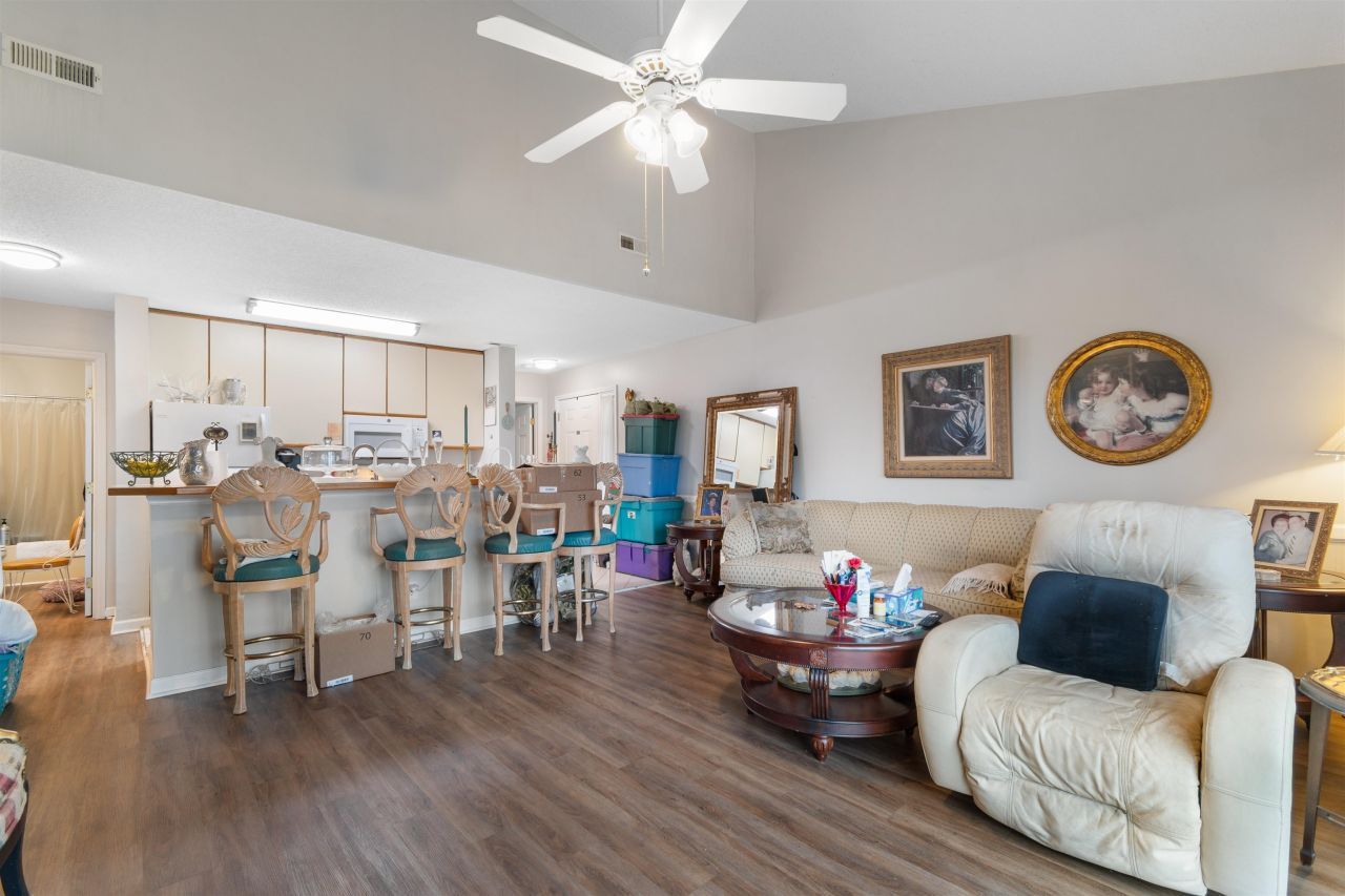 4337 Spa Dr.  Photo 8