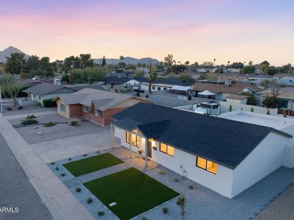 8520 E HIGHLAND Avenue, Scottsdale, AZ 85251