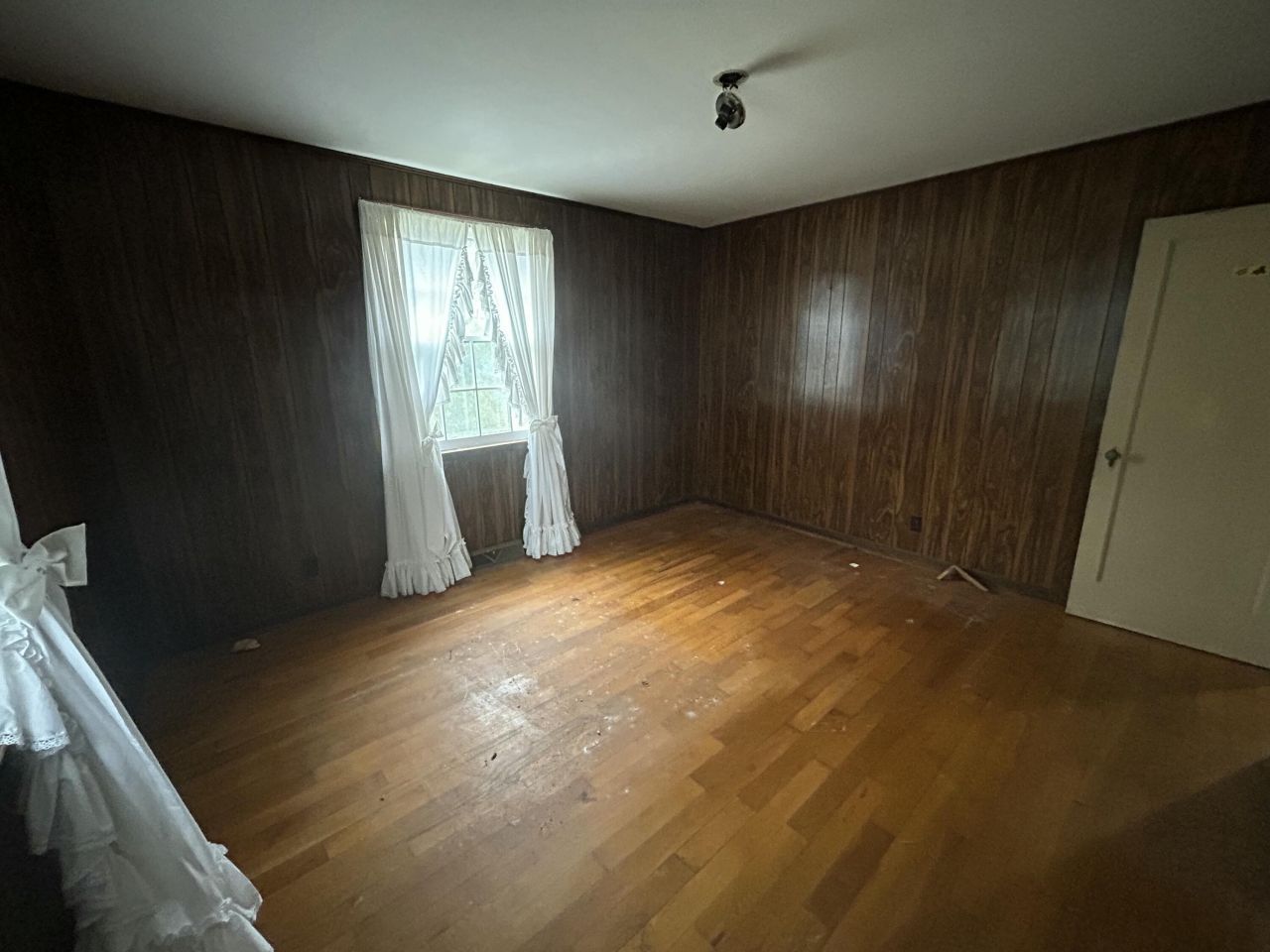 1457 E Montague Avenue Photo 12