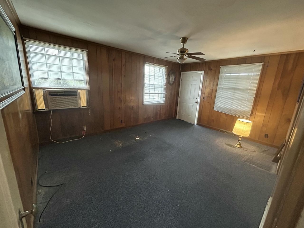 1457 E Montague Avenue Photo 5