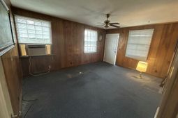 1457 E Montague Avenue photo 4