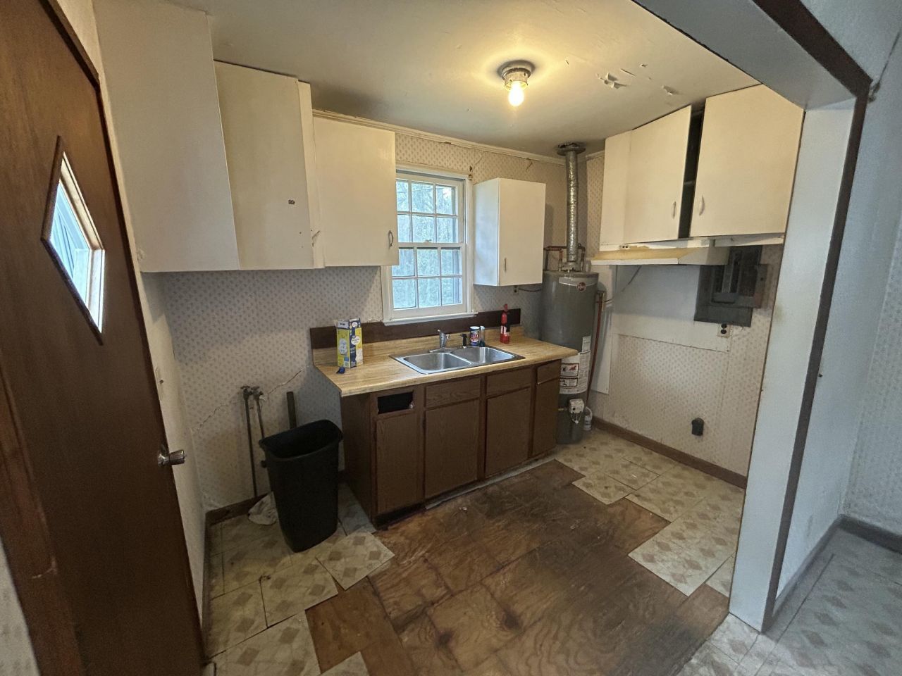 1457 E Montague Avenue Photo 7