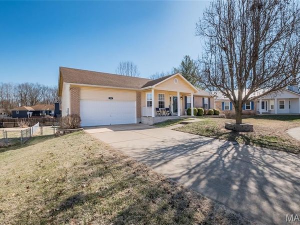 703 Pinewood Court, Pacific, MO 63069