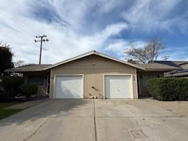 823 E Yorkshire Dr, Stockton, CA 95207