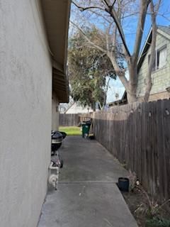 823 E Yorkshire Dr, Stockton, CA 95207 Photo