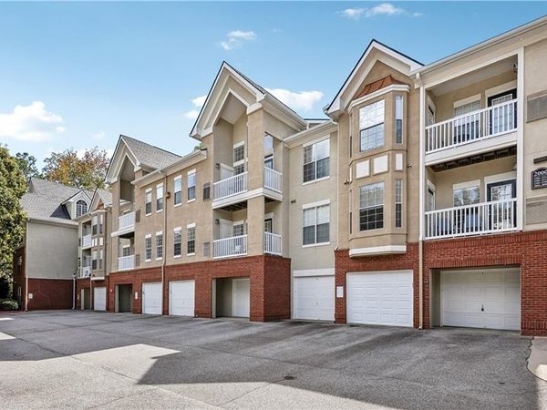 2211 Westchester Ridge , Atlanta, GA 30329