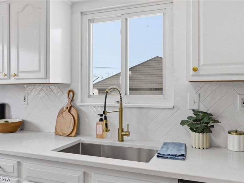 5757 Defiance Avenue, Brook Park, OH 44142 Photo 11