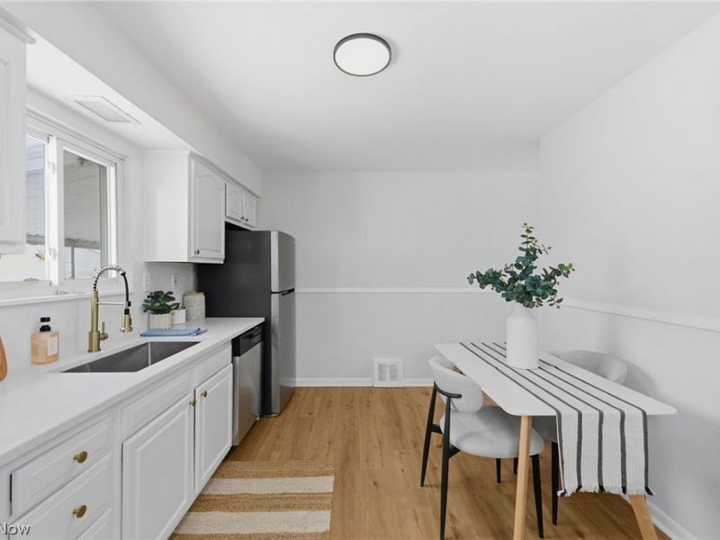 5757 Defiance Avenue, Brook Park, OH 44142 Photo 13