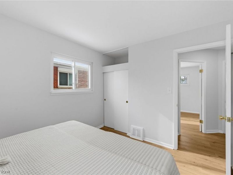 5757 Defiance Avenue, Brook Park, OH 44142 Photo 18