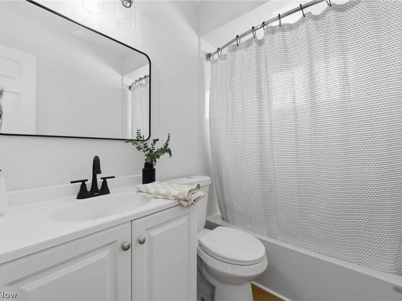 5757 Defiance Avenue, Brook Park, OH 44142 Photo 19