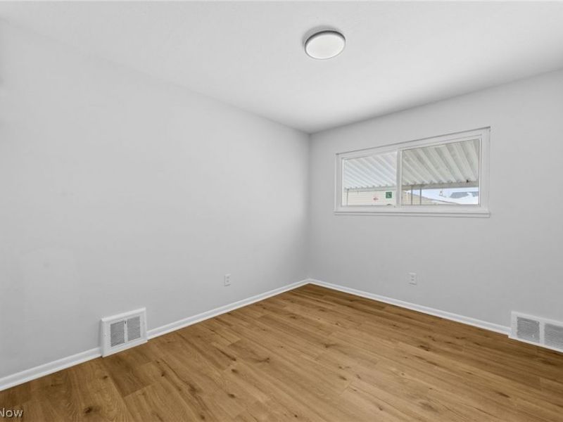 5757 Defiance Avenue, Brook Park, OH 44142 Photo 22