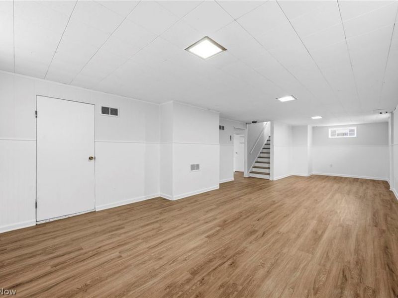 5757 Defiance Avenue, Brook Park, OH 44142 Photo 32