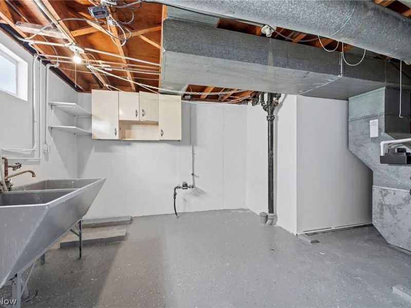 5757 Defiance Avenue, Brook Park, OH 44142 Photo 37