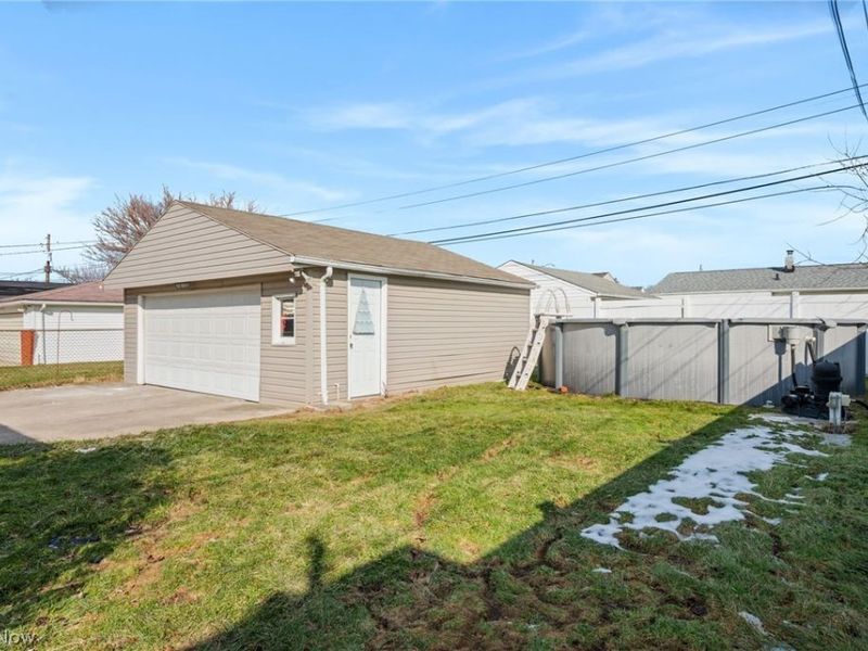 5757 Defiance Avenue, Brook Park, OH 44142 Photo 41