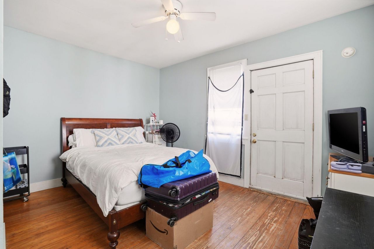 163 Coming Street Photo 12