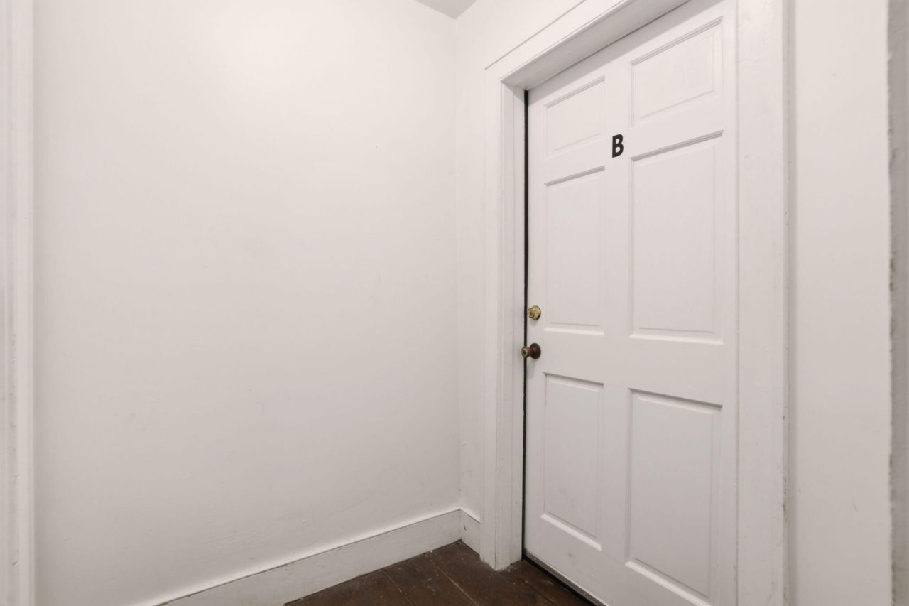 163 Coming Street Photo 14