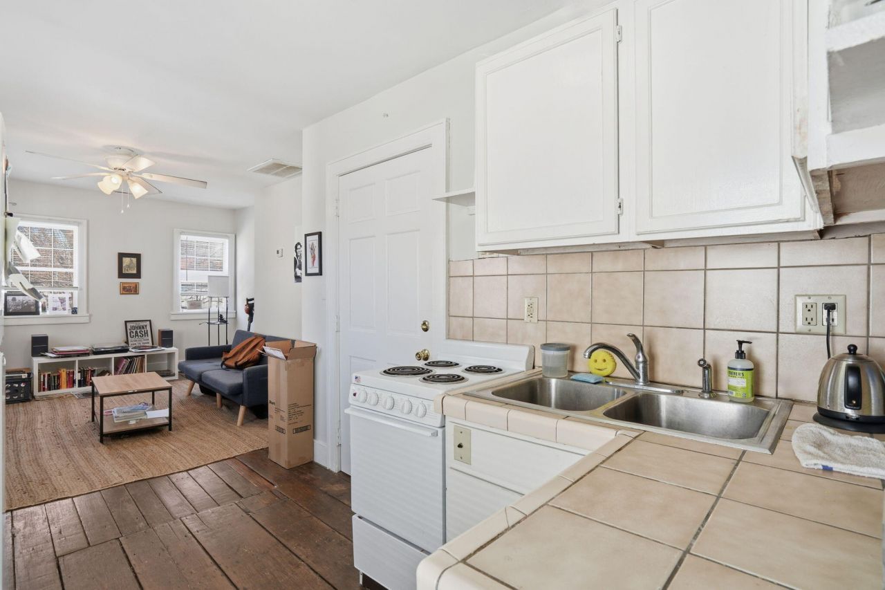 163 Coming Street Photo 17