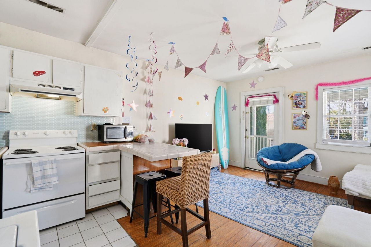 163 Coming Street Photo 24