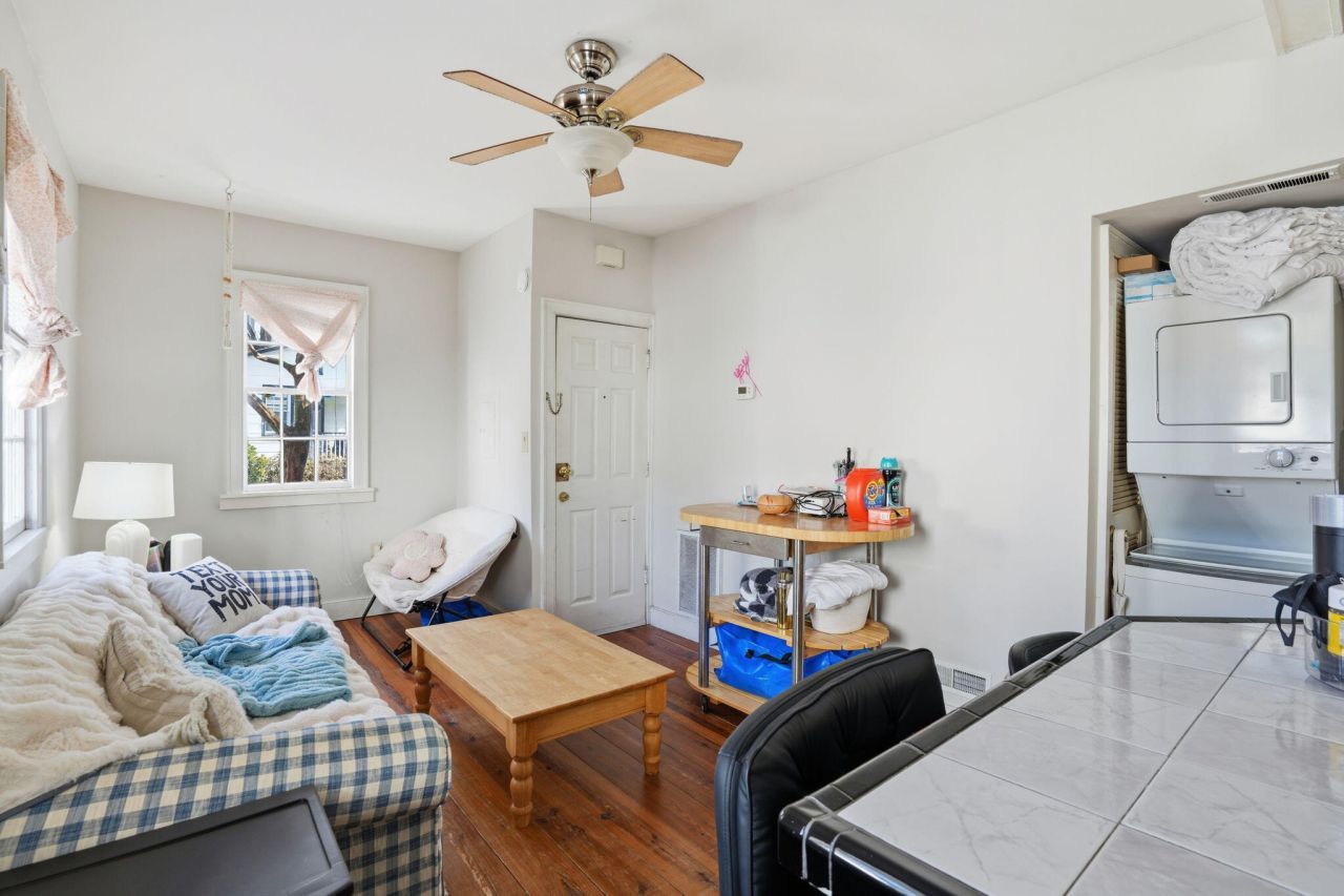 163 Coming Street Photo 7