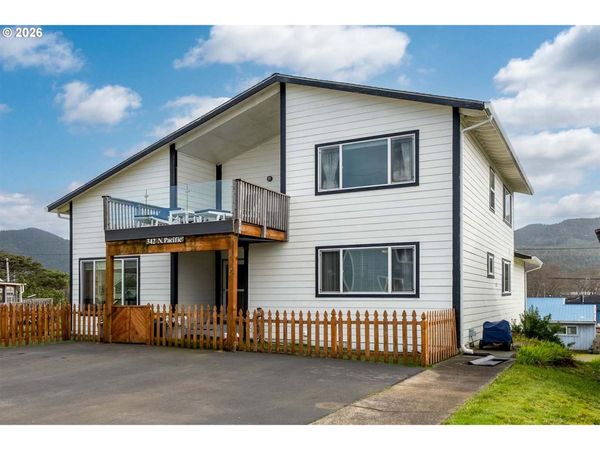 342 N Pacific ST, Rockaway Beach, OR 97136