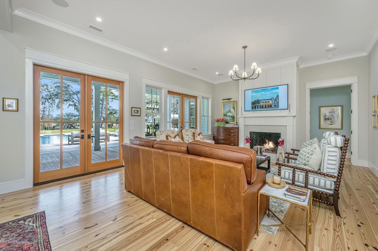 5315 Frisco Lane Photo 7