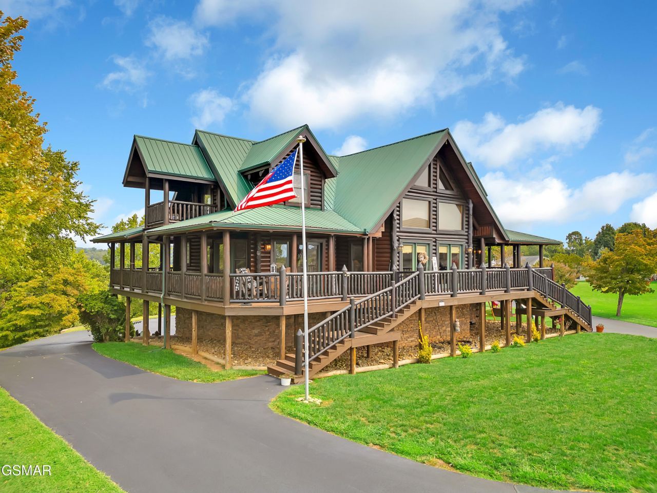 838 Pinnacle Drive, Dandridge, TN 37725 Main Photo