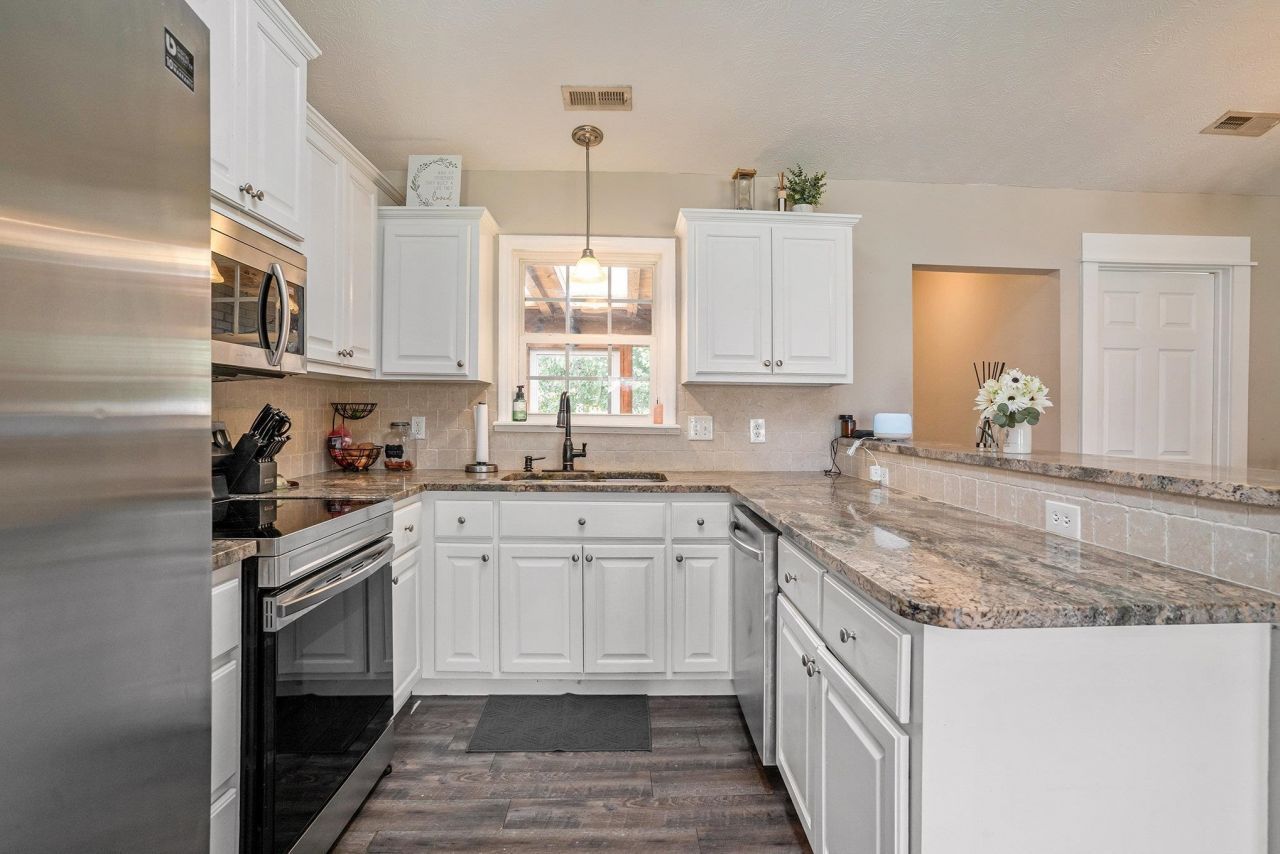 1036 Augustus Dr. Photo 11