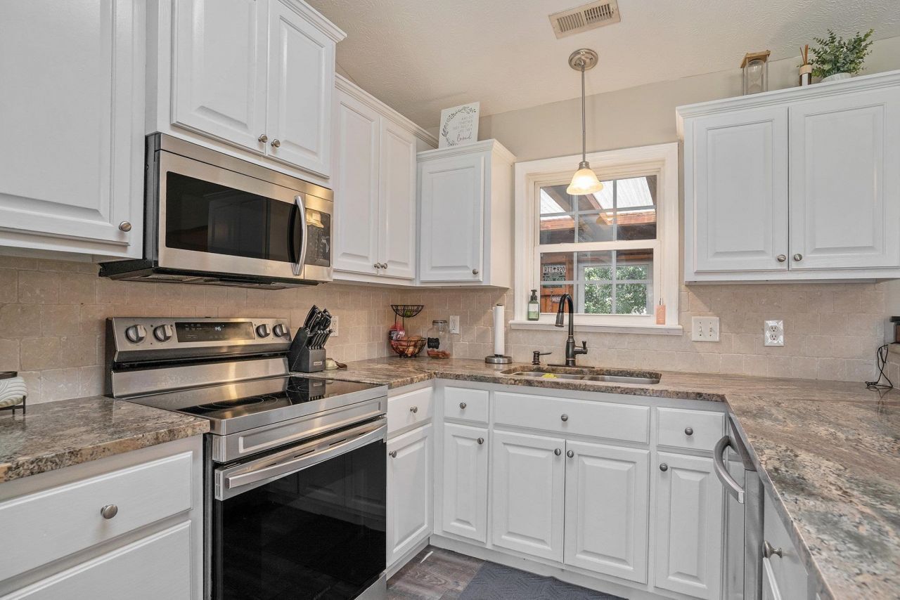 1036 Augustus Dr. Photo 12