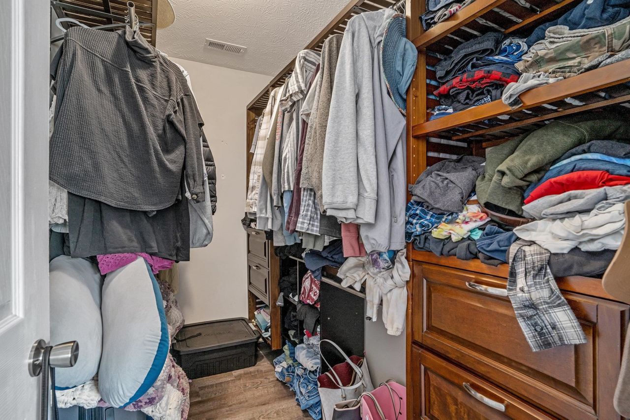 1036 Augustus Dr. Photo 15