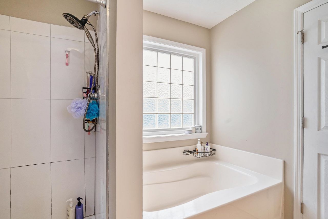 1036 Augustus Dr. Photo 17