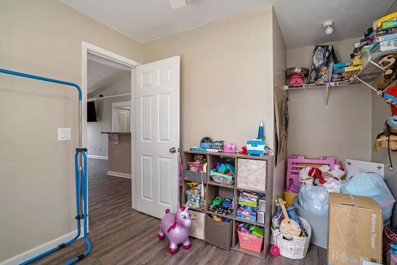 1036 Augustus Dr. Photo 24