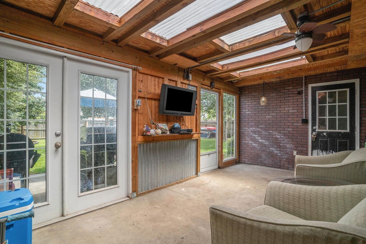 1036 Augustus Dr. Photo 26