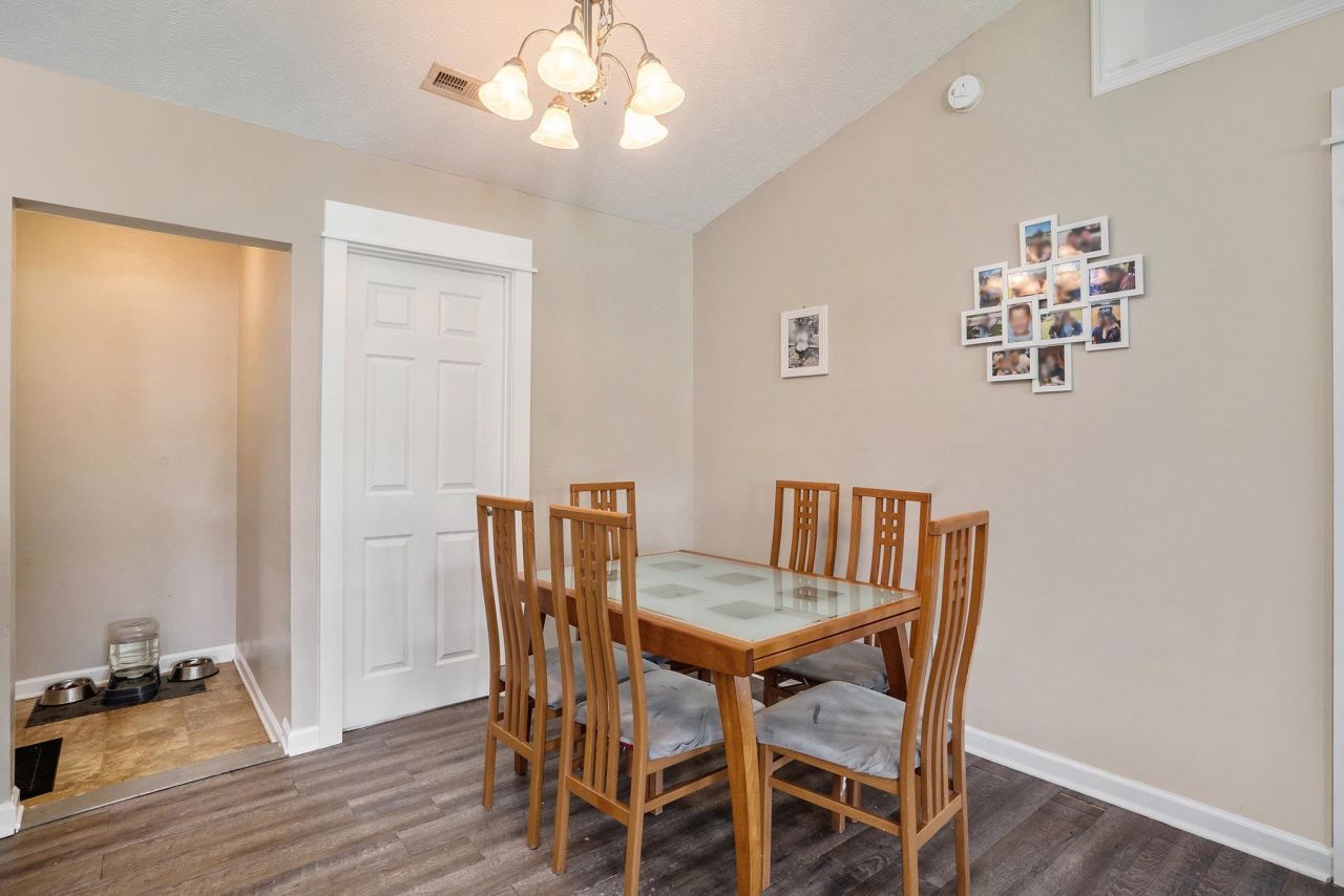 1036 Augustus Dr. Photo 8