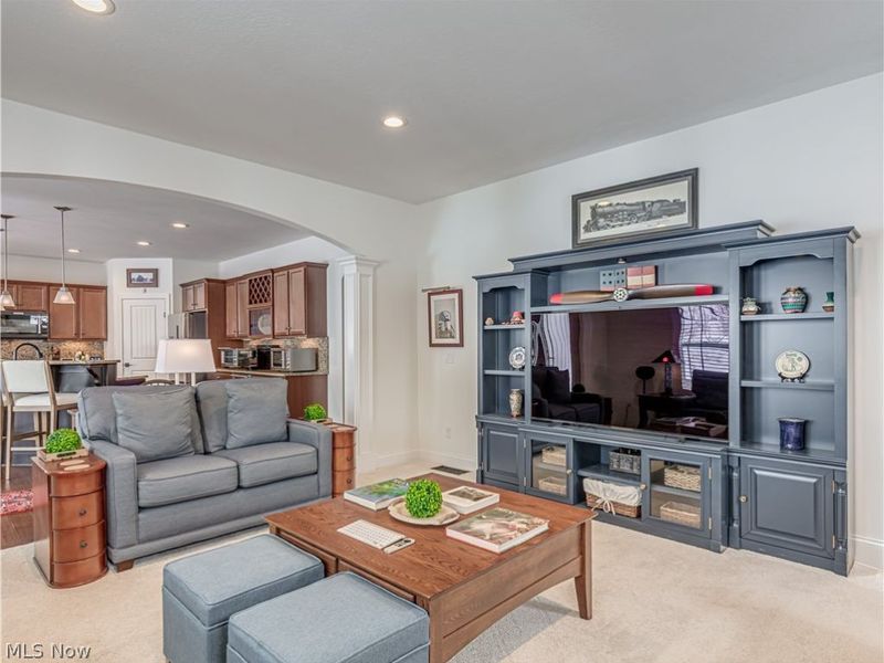 971 Montford Circle, Uniontown, OH 44685 Photo 10