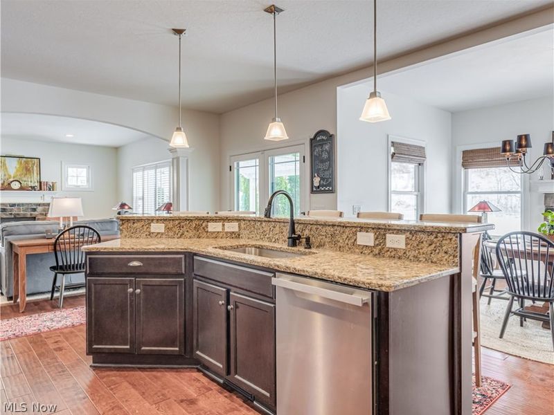 971 Montford Circle, Uniontown, OH 44685 Photo 8