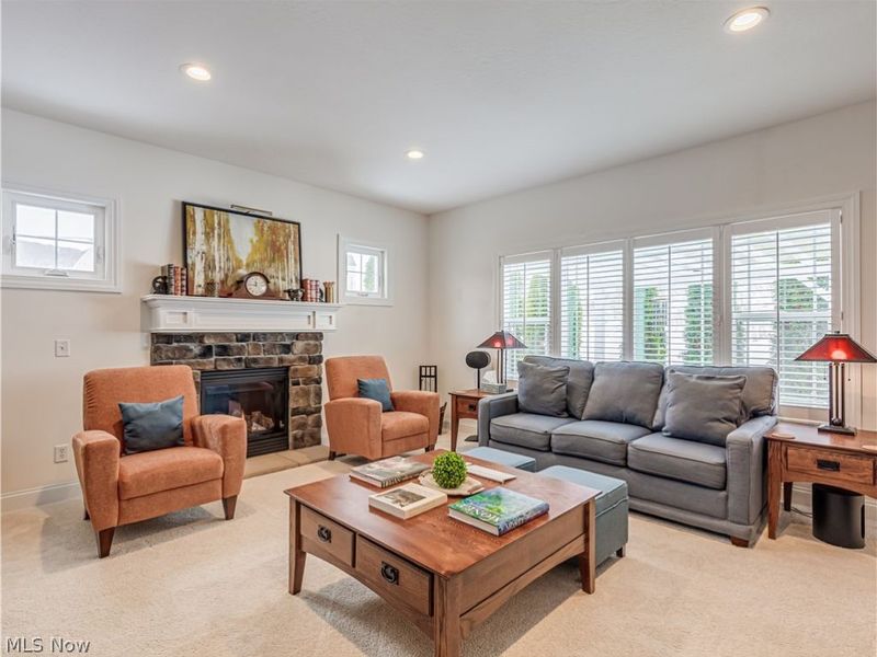 971 Montford Circle, Uniontown, OH 44685 Photo 9