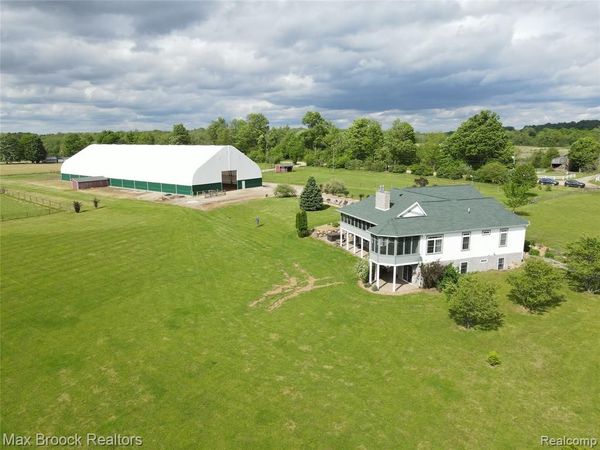 58282 SAVAGE Road, Newberg Twp, MI 49095