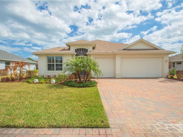 8330 Summer Lake Drive, Vero Beach, FL 32967