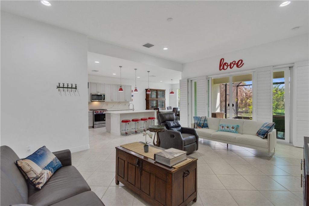 8330 Summer Lake Drive, Vero Beach, FL 32967 Photo